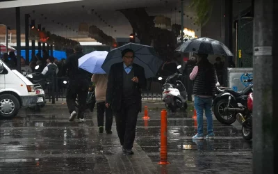 Sındırgı’ya Sağanak Yağış Düştü