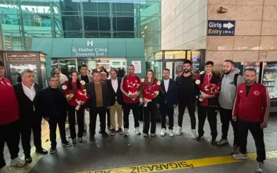 Tekvando Milli Takımı, Dünya Şampiyonluğu Sevincini Kutluyor