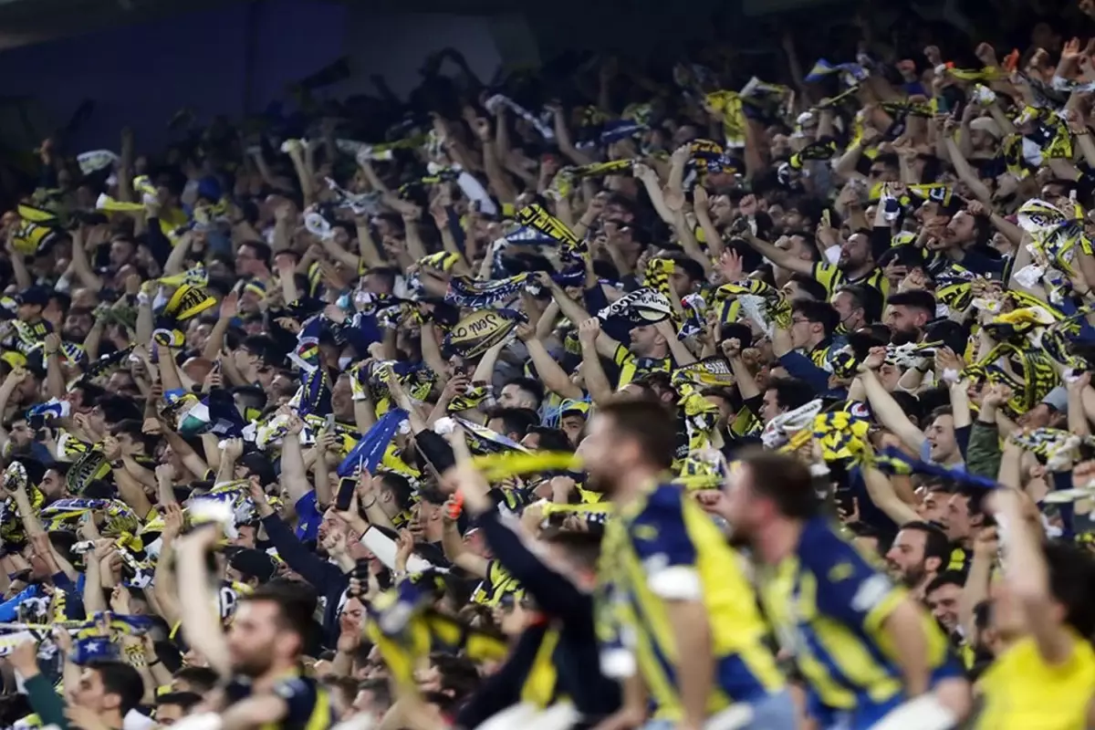 fenerbahce-den-gece-yarisi-bomba-paylasim-19227970_7313_amp.jpg