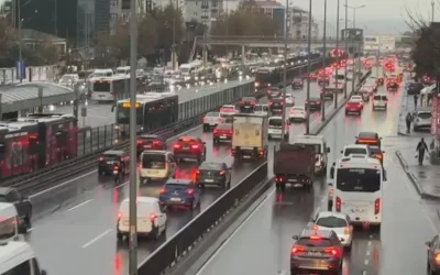 İstanbul’da trafik yoğunluğu yüzde 90’a tırmandı