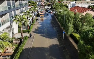 İzmir Çeşme’de Yaşanan Sağanak Sonrası Dronla Su Baskını Görüntülendi