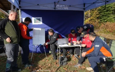 Köyde kaybolan anne ve oğlu aranıyor: Kadını bir araç götürdü.
