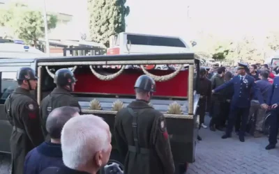 Şehit Gökhan Korkmaz için helallik için evinin önüne naaşı getirildi