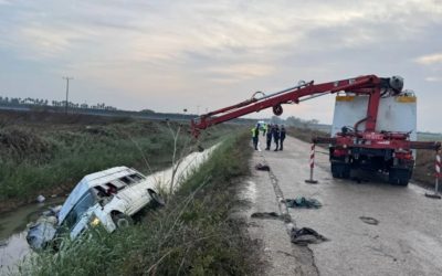 Adana’da Minibüs Kanalda Devrildi: 18 Yaralı