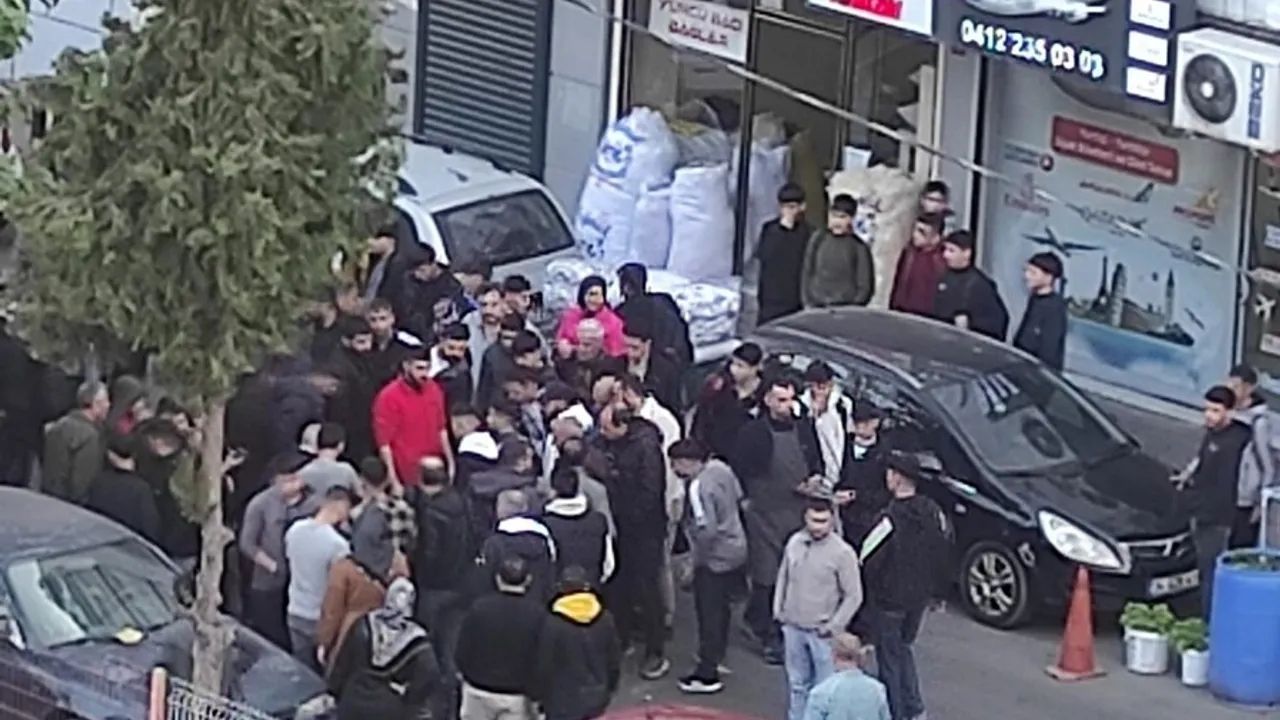 Diyarbakır'da silahlı saldırı sonucu yaralanan iki kardeş