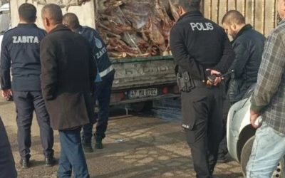 Gaziantep’te polis operasyonu: Kamyonetten çıkan bozuk etler şok etti