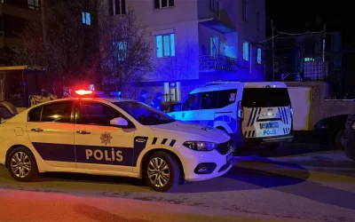 Babasına karşı harekete geçen genç, annesine şiddet uygulanmasına izin vermedi.