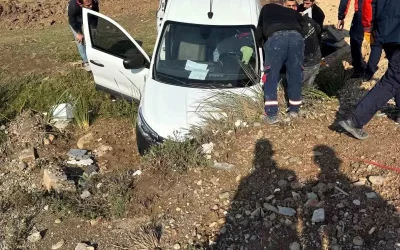 Batman’da Araç Kanala Düştü, Sürücü Kurtarıldı