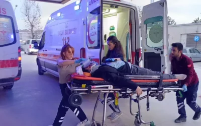 Motosiklet ile otomobil kaza yaptı: 1 ölü, 1 yaralı