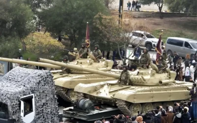 Suriye’de Esad’ın devrilmesinin yıl dönümünde yeni ordudan askeri tören